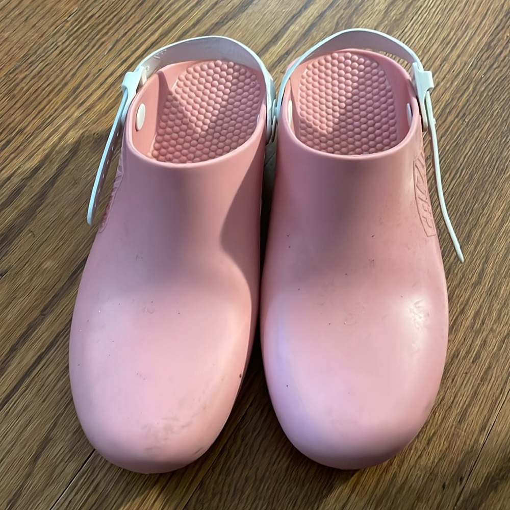 Calzuro Bubblegum Pink Clogs, size 39-40